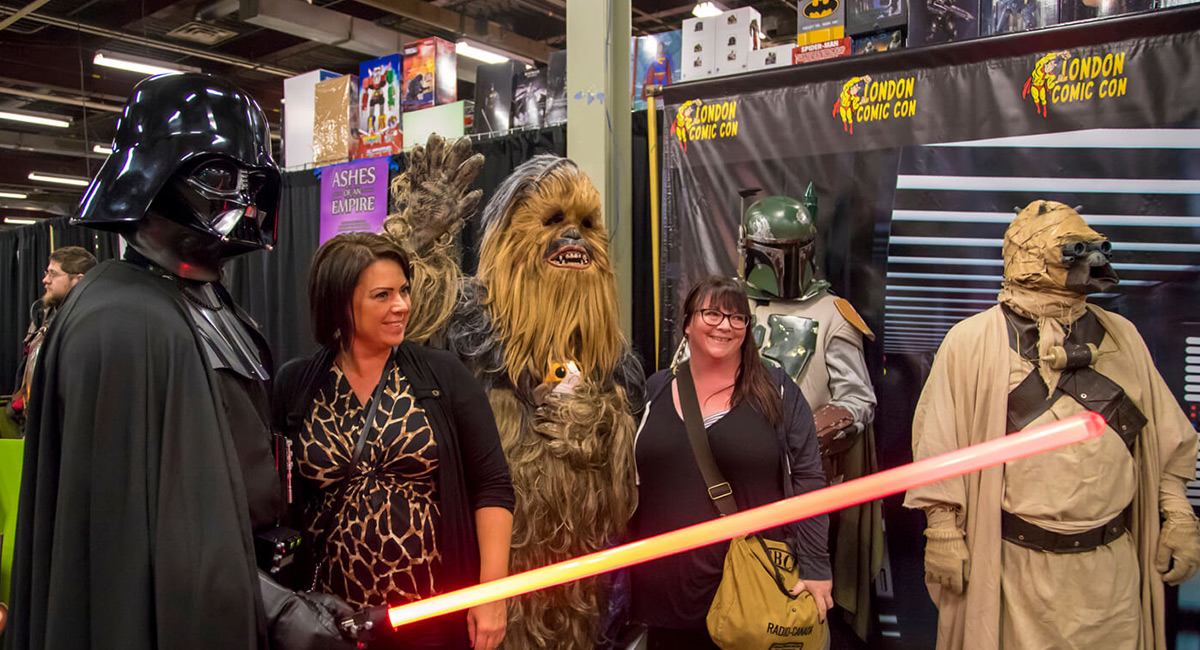 photo of cosplay kids at comicon